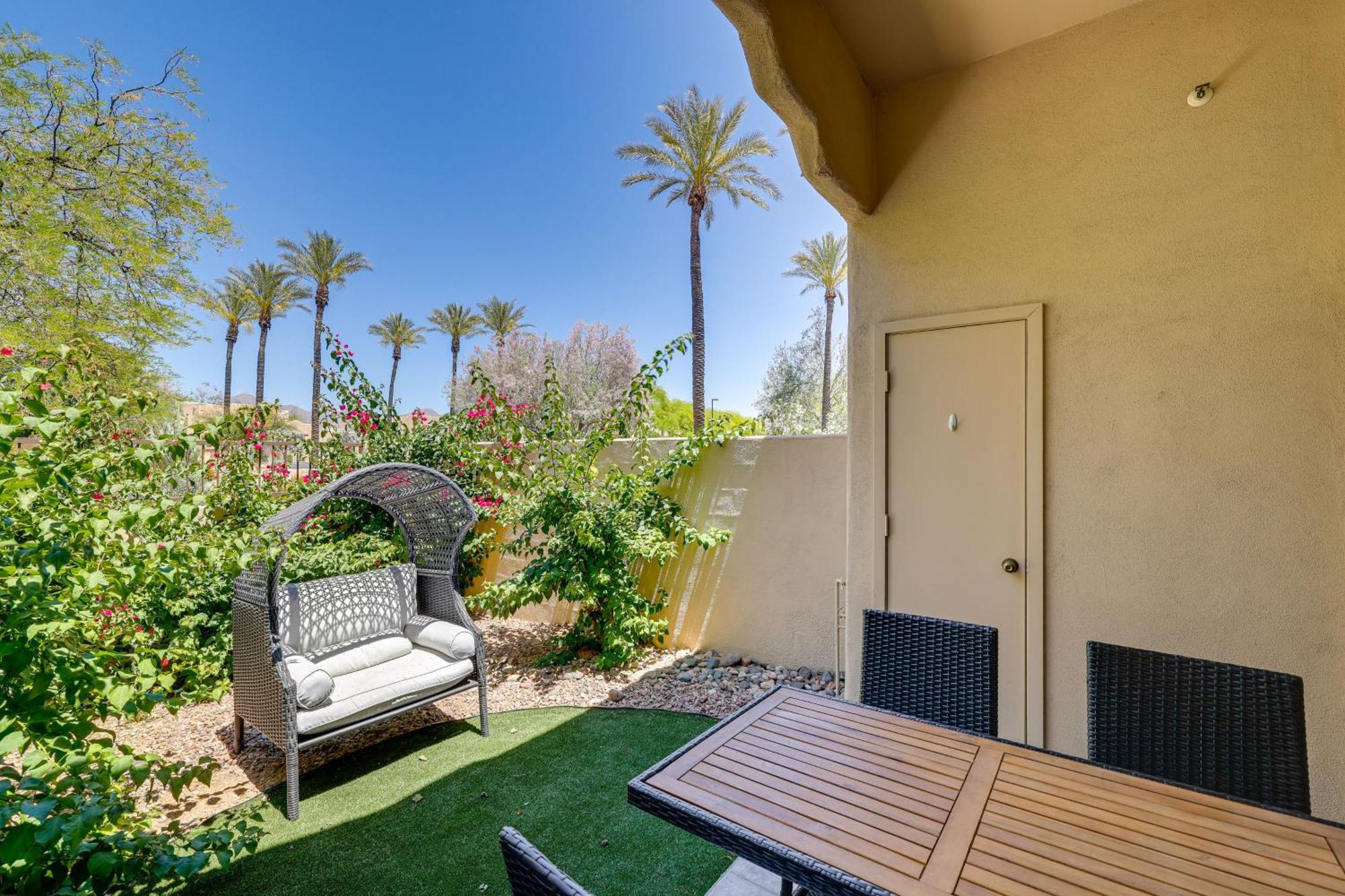 Chic Townhome With Patio And Pool Access! Casa de férias Scottsdale